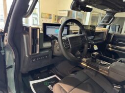 
										2025 GMC Hummer EV SUV e4WD 4dr 2X full									