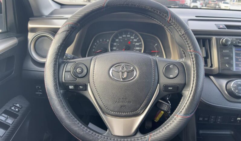 
								2015 Toyota RAV4 4 portes LE traction avant full									