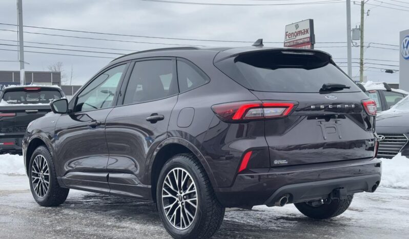 
								2023 Ford Escape ST-Line TI full									