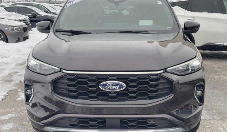 
								2023 Ford Escape ST-Line TI full									