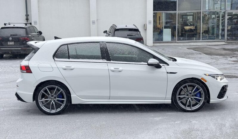 
								2024 Volkswagen Golf R 2.0 T 6sp full									