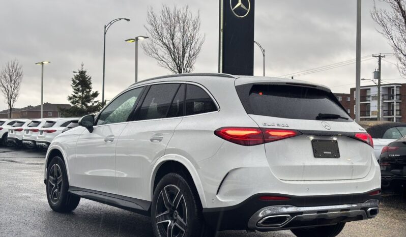 
								2025 Mercedes-Benz GLC300 4MATIC SUV full									