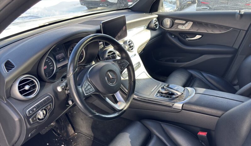 
								2017 Mercedes-Benz GLC300 4MATIC Coupe full									