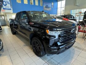 2022 Chevrolet Silverado 1500 Crew Cab 4×4 RST / Standard Box