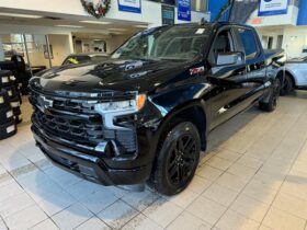 2022 Chevrolet Silverado 1500 Crew Cab 4×4 RST / Standard Box