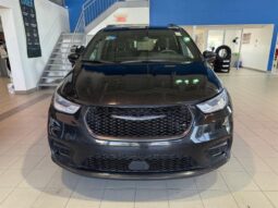 
										2022 Chrysler Pacifica Touring AWD full									