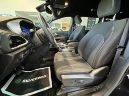 
										2022 Chrysler Pacifica Touring AWD full									