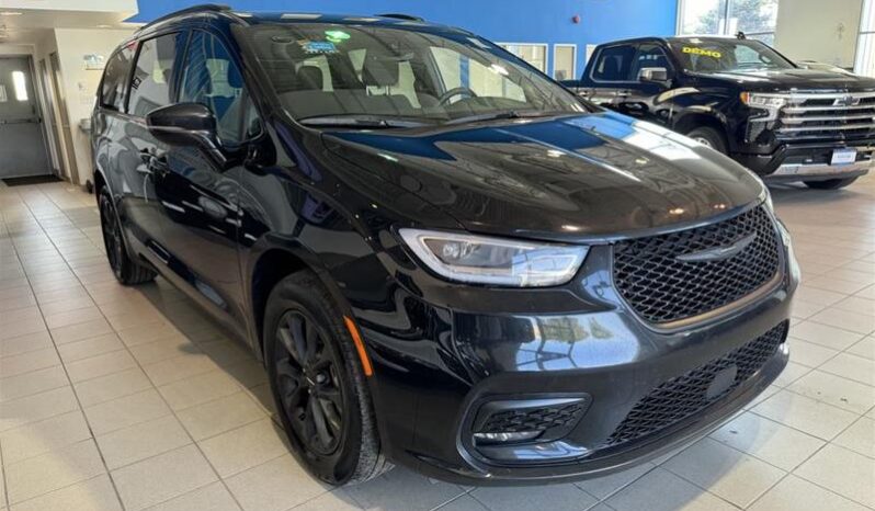 
								2022 Chrysler Pacifica Touring AWD full									