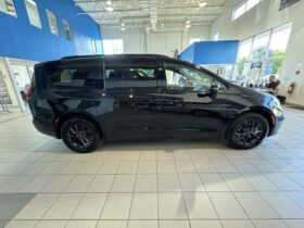 2022 Chrysler Pacifica Touring AWD