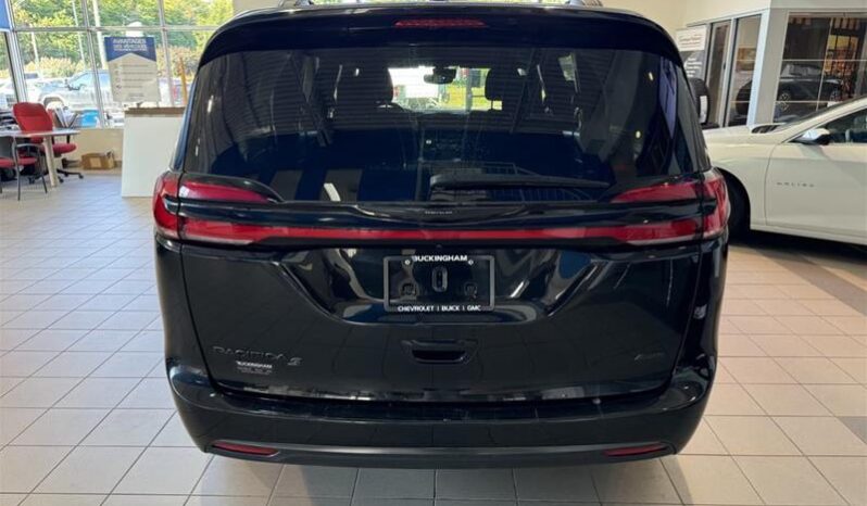 
								2022 Chrysler Pacifica Touring AWD full									