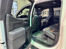 
										2022 GMC 1500 AT4 cabine multiplace 4RM 147 po full									