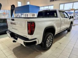 
										2022 GMC 1500 AT4 cabine multiplace 4RM 147 po full									