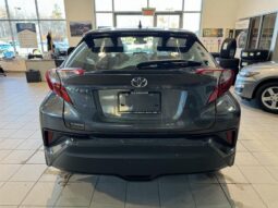 
										2022 Toyota C-HR XLE Premium full									