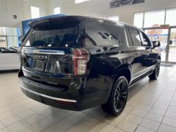 
										2023 Chevrolet Suburban 4×4 Premier full									