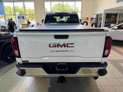 
										2024 GMC Sierra 2500 4WD Crew Cab Long Box Pro full									