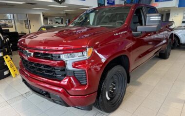 2025 Chevrolet Silverado 1500 Crew Cab Standard Box 4-Wheel Drive RST