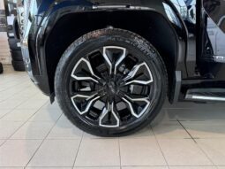 
										2025 GMC Sierra e4WD Crew Cab MAX Range Denali full									