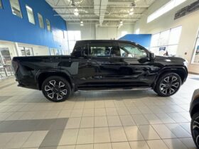 2025 GMC Sierra e4WD Crew Cab MAX Range Denali