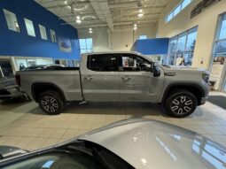 
										2025 GMC Sierra 1500 Crew Cab Standard Box 4-Wheel Drive AT4 full									