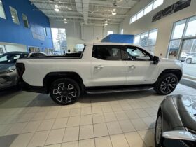 2025 GMC Sierra e4WD Crew Cab MAX Range Denali