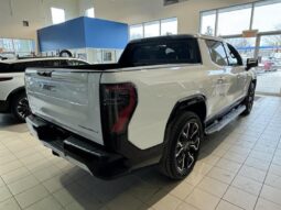 
										2025 GMC Sierra e4WD Crew Cab Extended Range Denali full									