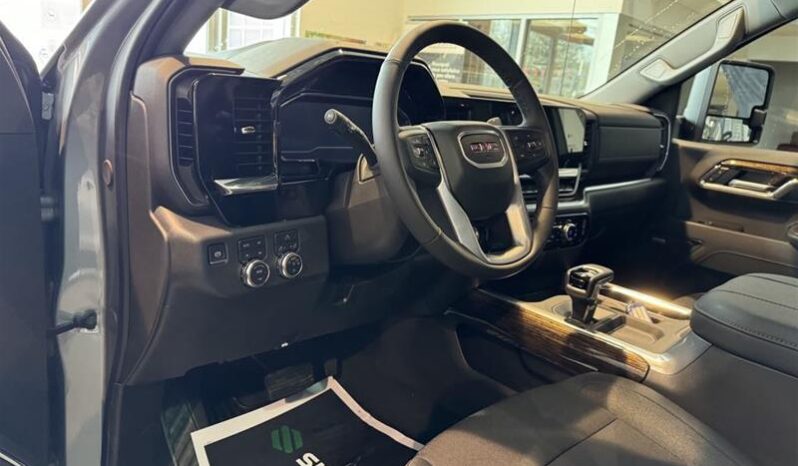 
								2025 GMC Sierra 1500 Crew Cab Standard Box 4-Wheel Drive Elevation full									