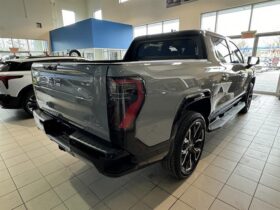 2025 GMC Sierra e4WD Crew Cab MAX Range Denali