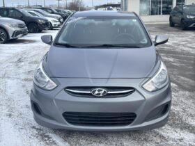 2016 Hyundai Accent Voiture à hayon, 5 portes, boîte manuelle L