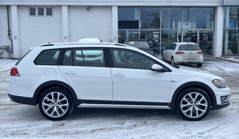 
								2017 Volkswagen Golf Alltrack Familiale 4 portes full									