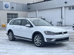 
										2017 Volkswagen Golf Alltrack Familiale 4 portes full									