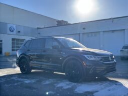 
										2022 Volkswagen Tiguan Comfortline R-Line Black full									