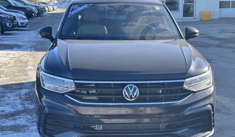 
								2022 Volkswagen Tiguan Comfortline R-Line Black full									