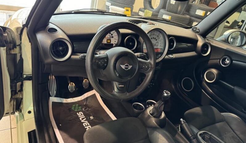 
								2013 MINI Cooper Hardtop full									