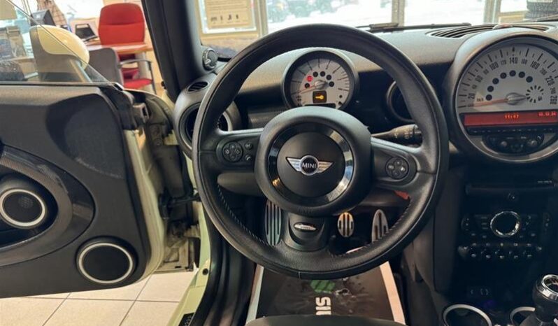 
								2013 MINI Cooper Hardtop full									