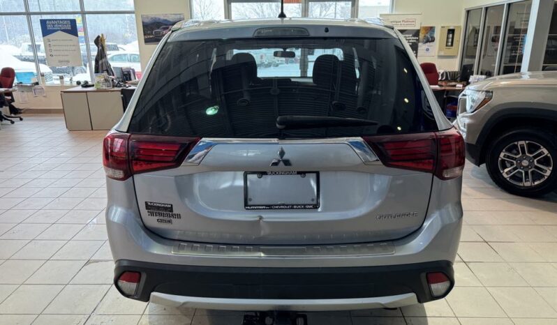 
								2016 Mitsubishi Outlander Se Awc full									