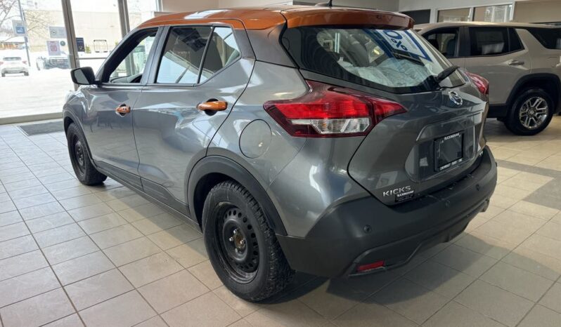 
								2020 Nissan Kicks Sv Cvt full									