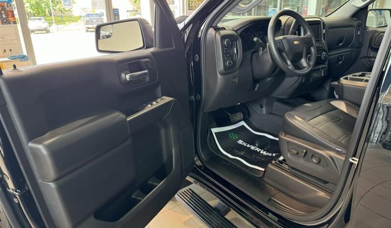 
								2024 Chevrolet Silverado 1500 Crew Cab Standard Box 4-Wheel Drive Custom full									