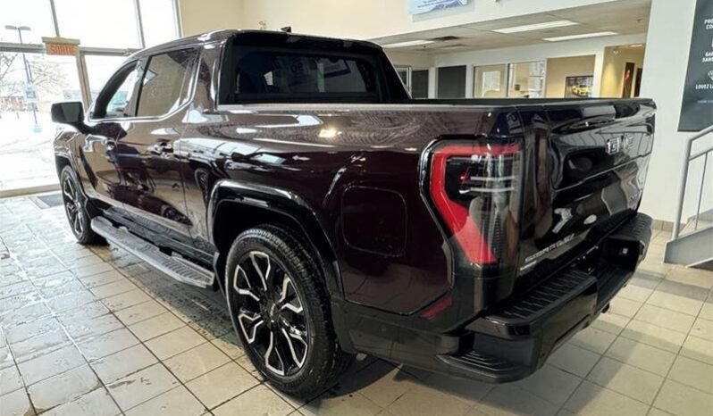 
								2025 GMC Sierra e4WD Crew Cab MAX Range Denali full									