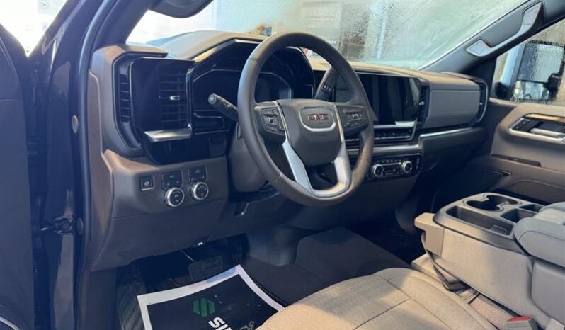 
								2025 GMC Sierra 1500 Crew Cab Standard Box 4-Wheel Drive SLE full									