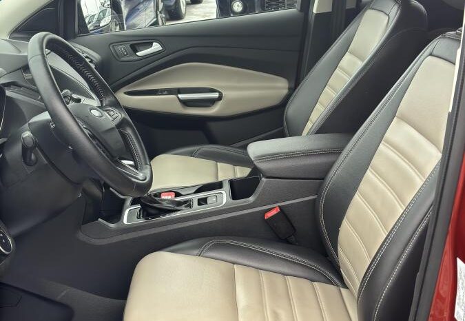 
								2019 Ford Escape SEL 4RM full									