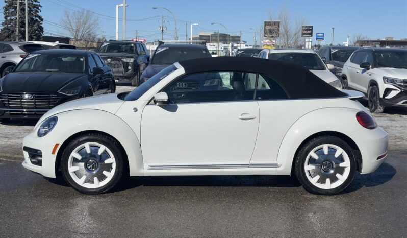 
								2019 Volkswagen Beetle Convertible Édition Wolfsburg BA full									