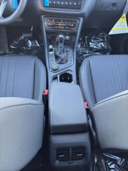 
										2024 Volkswagen Tiguan Comfortline 2.0t 8sp full									