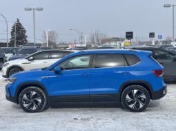 
										2024 Volkswagen Taos Highline 4MOTION full									