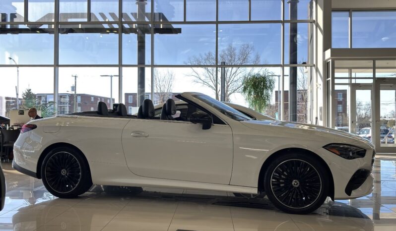 
								2024 Mercedes-Benz CLE300 4MATIC Cabriolet full									