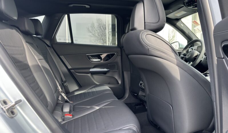 
								2025 Mercedes-Benz GLC300 4MATIC SUV full									