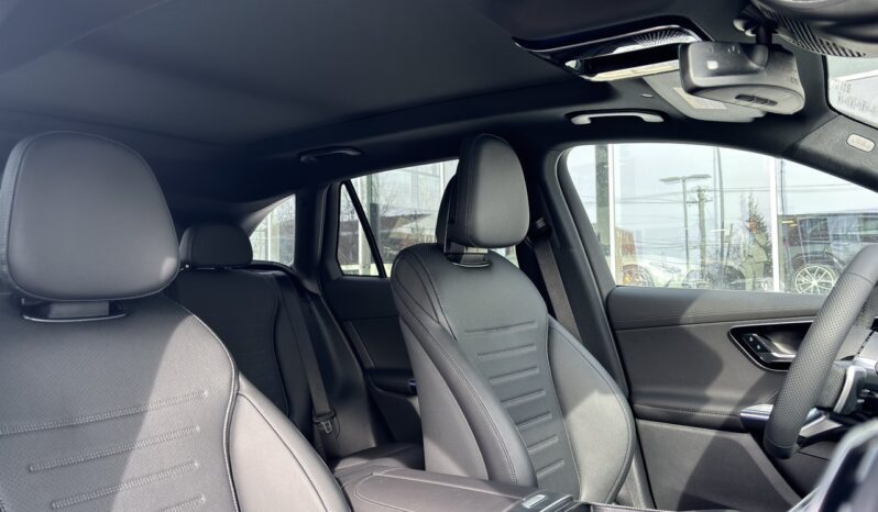 
								2025 Mercedes-Benz GLC300 4MATIC SUV full									