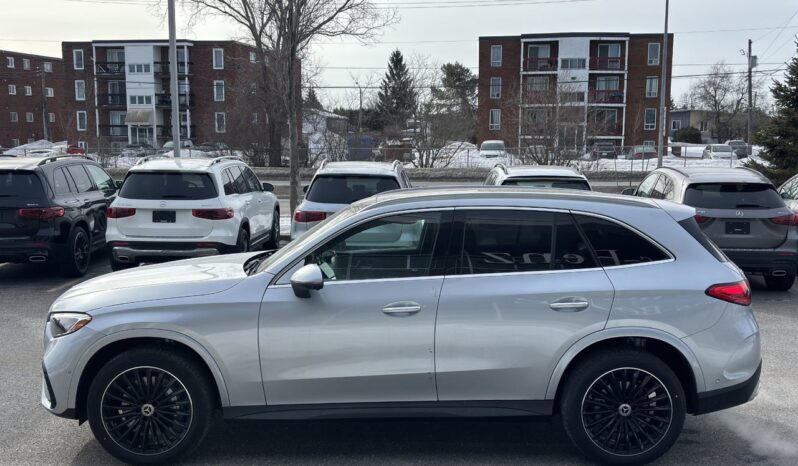 
								2025 Mercedes-Benz GLC300 4MATIC SUV full									