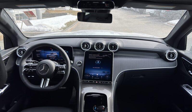 
								2025 Mercedes-Benz GLC300 4MATIC SUV full									
