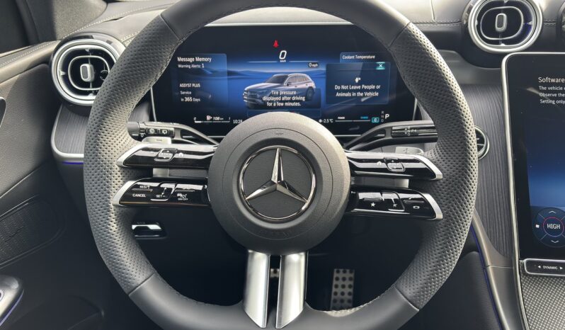 
								2025 Mercedes-Benz GLC300 4MATIC SUV full									