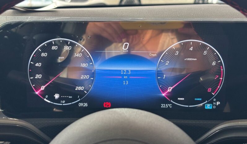 
								2025 Mercedes-Benz CLA 250 4MATIC full									